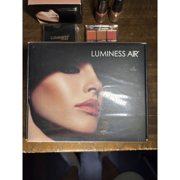 Luminess Airbrush Makeup System PC100RG New in Box Factory Sealed w/Makeup - Picture 2 of 13